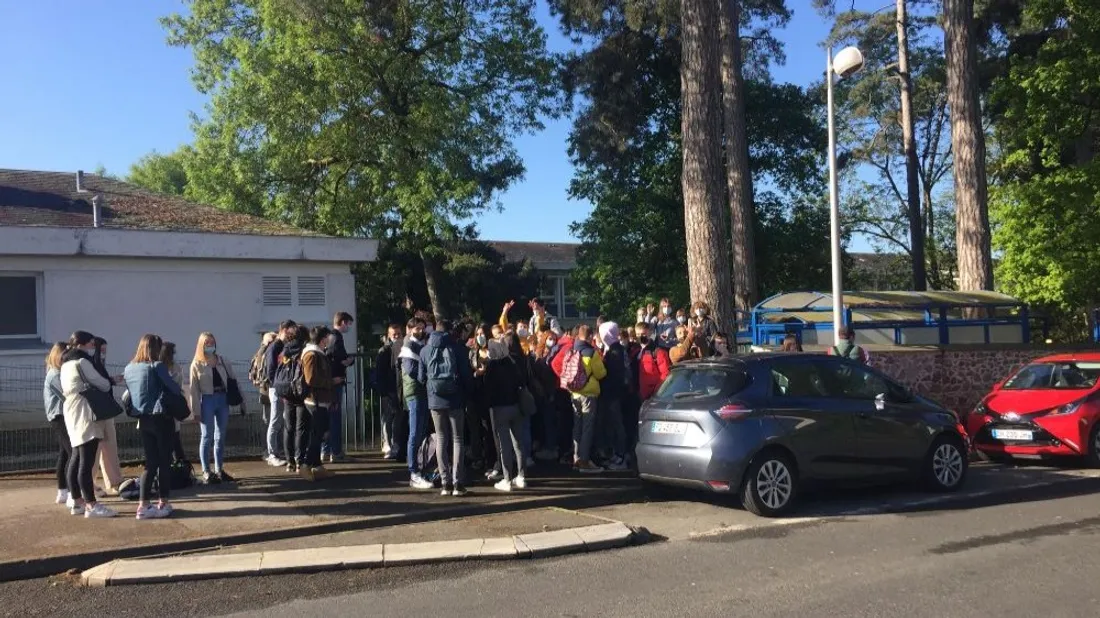 lycéens Bourg Chevreau Segré blocage bac Covid_05 05 21_AVC